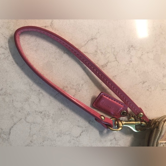 COACH Pink & Gold Op Art Signature Heart Coated Canvas & Leather Wristlet Wallet - Picture 10 of 16